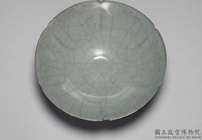 图片[3]-Celadon-glazed bowl with hibiscus design, Guan ware, Southern Song dynasty, 1127-1279-China Archive